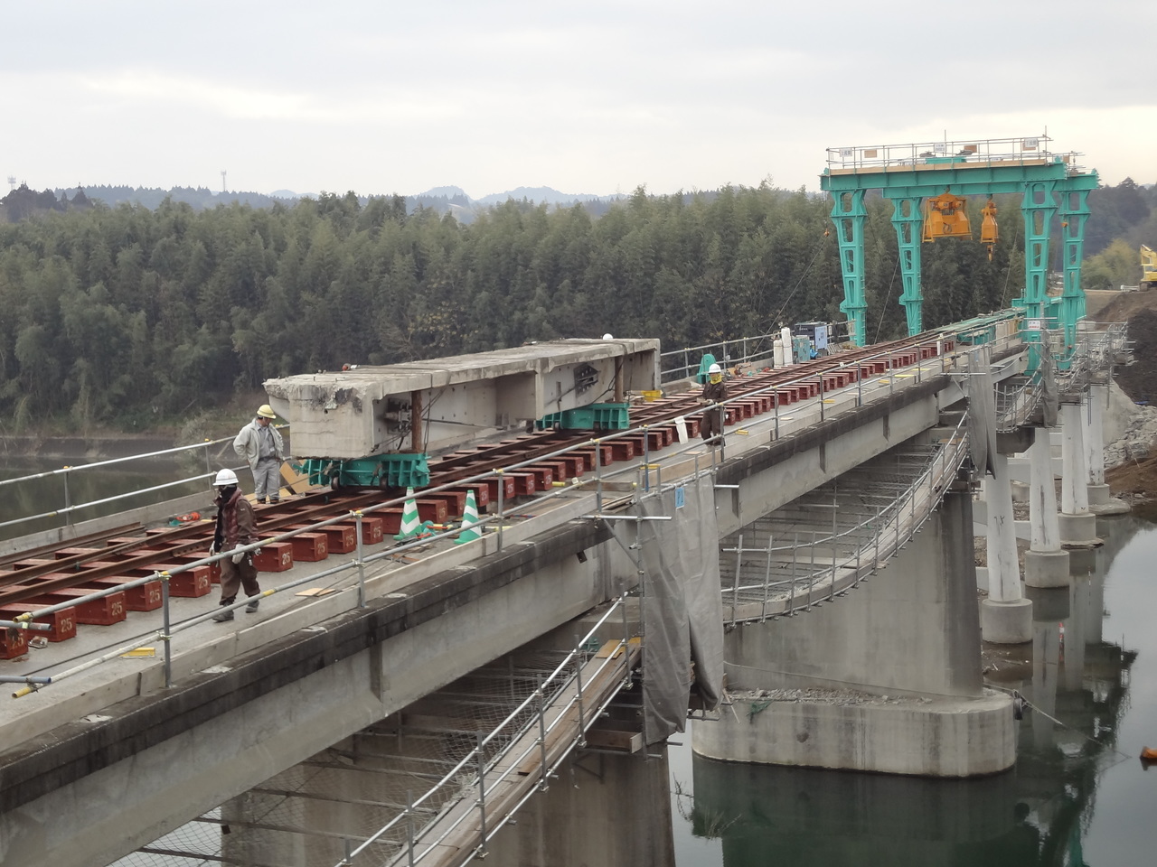 堤建設 ＰＣ橋梁上部工事